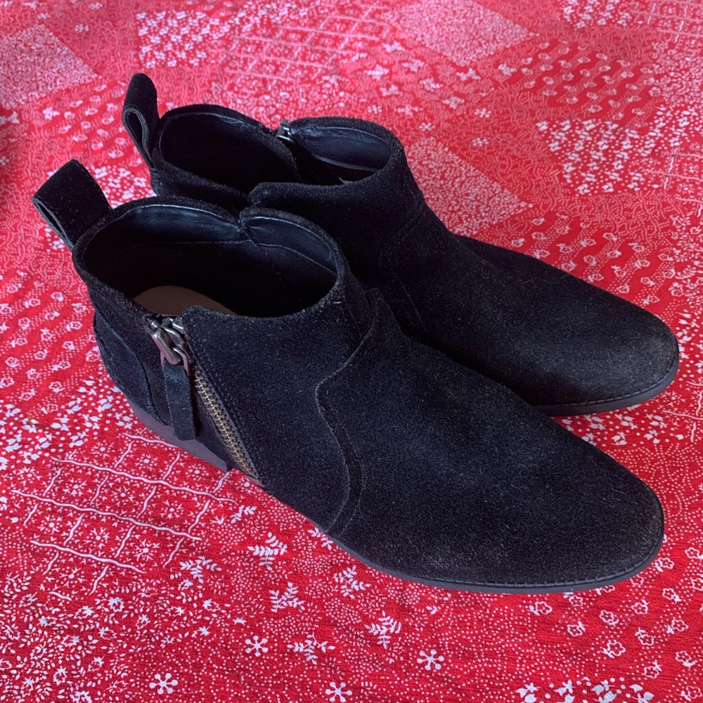 UGG Aureo II women's ankle boots Black Suede with Zipper Size 10